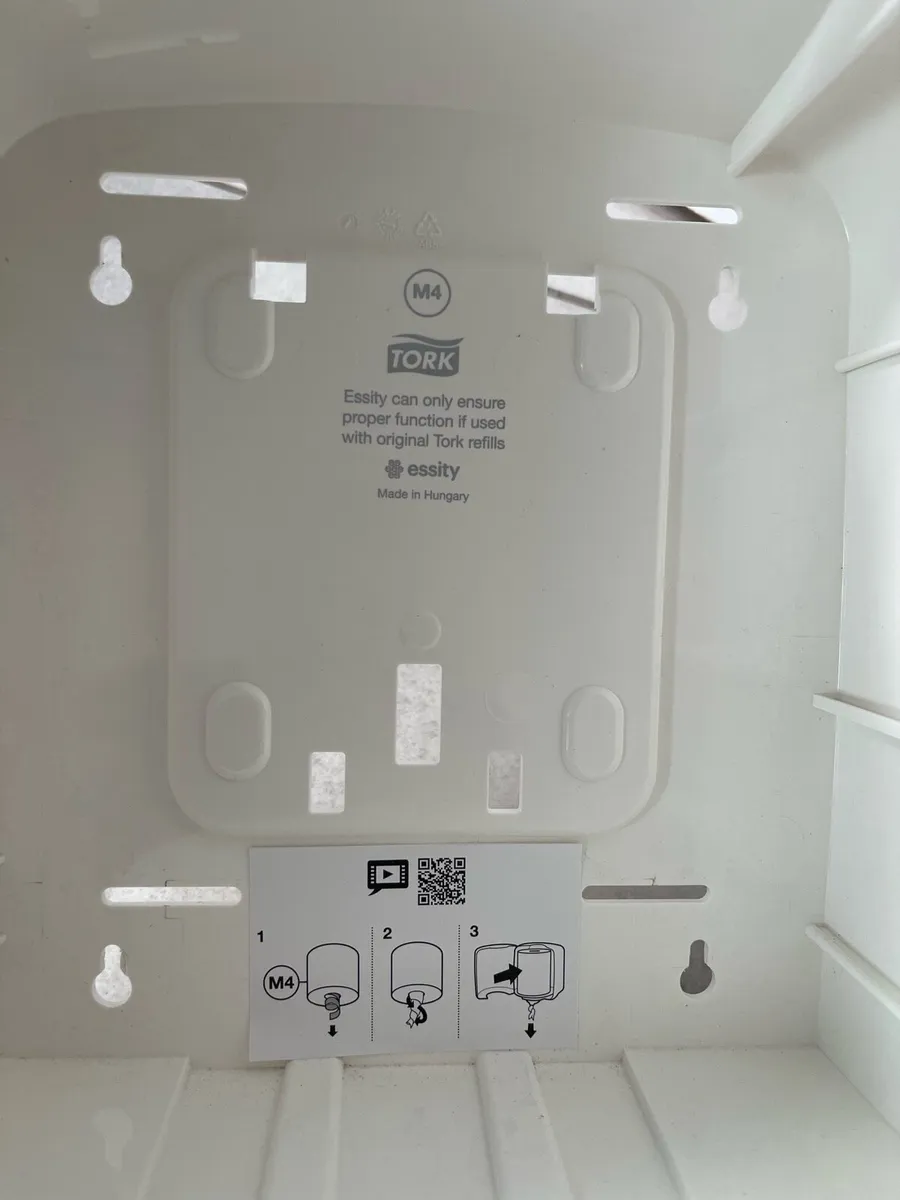 Tork centrefeed dispenser - Image 2