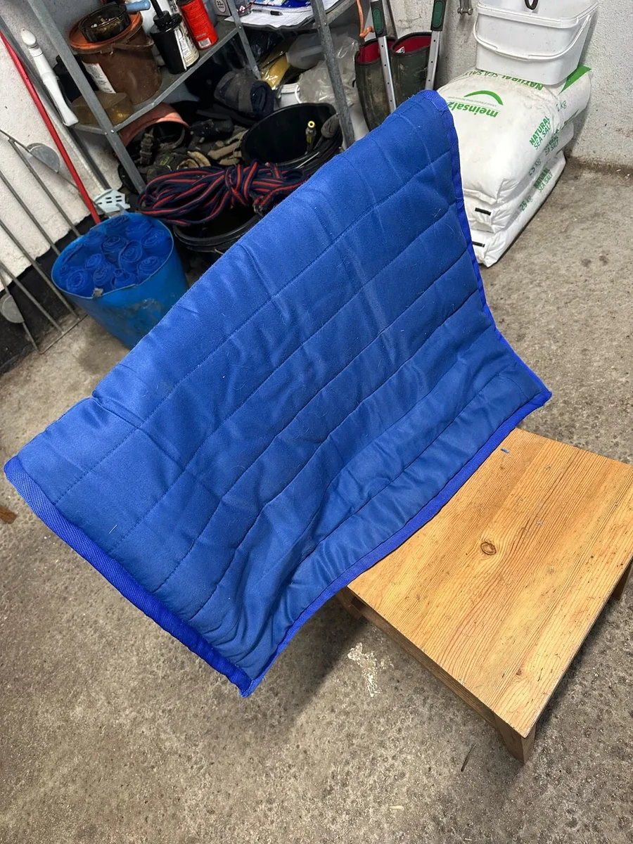 Saddle pads / raisers - Image 1