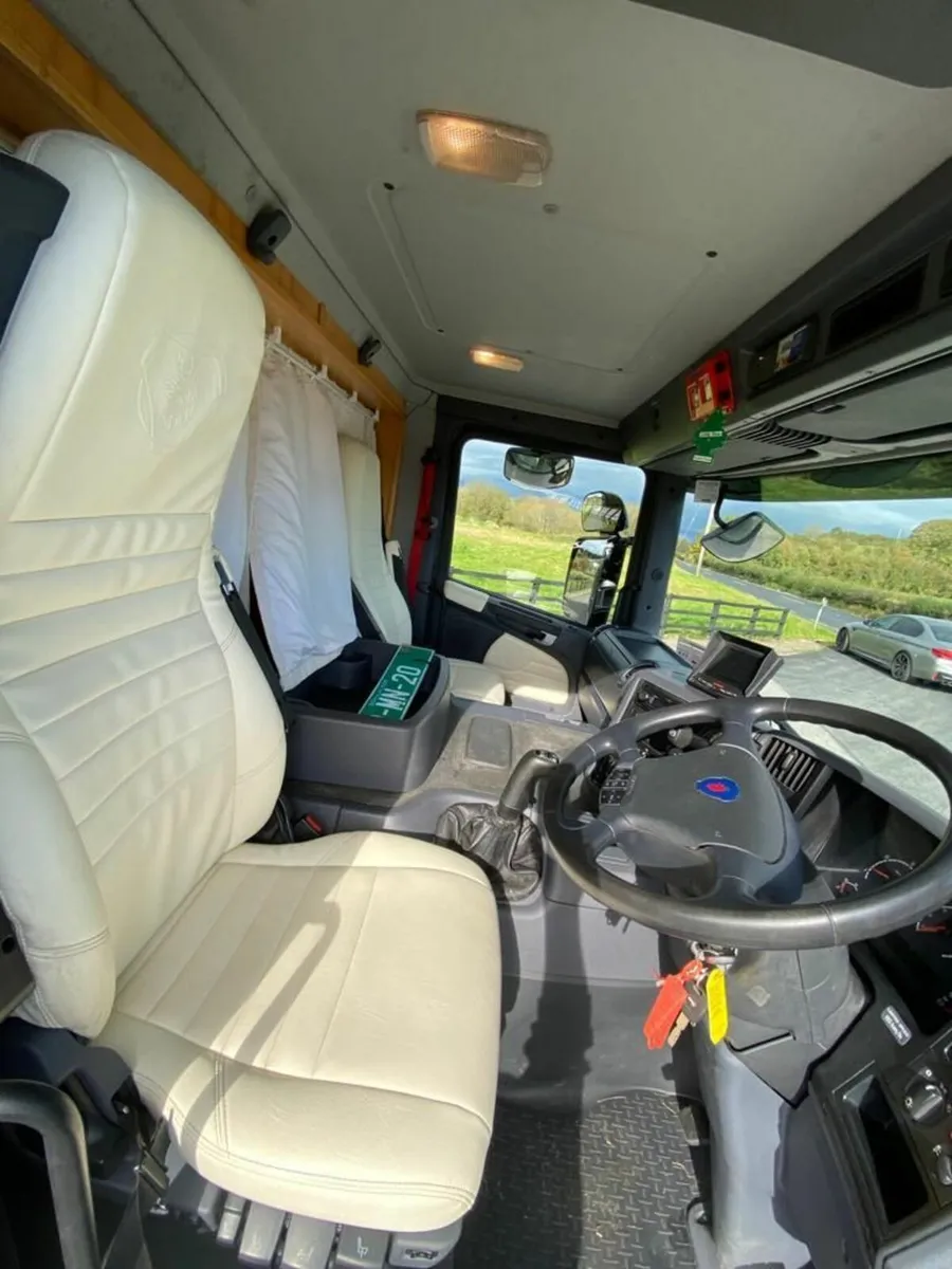 SCANIA HORSE TRUCK - Image 1