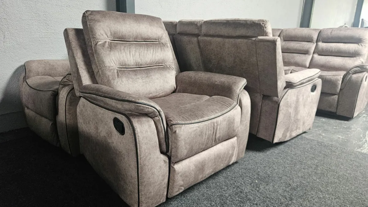 Athlone sofa showroom - Hamilton sofas - Image 2
