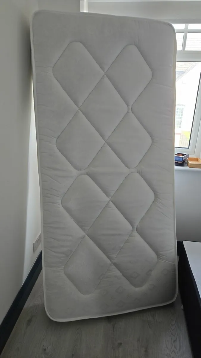 Single bed frame, headboard and mattress - Image 3