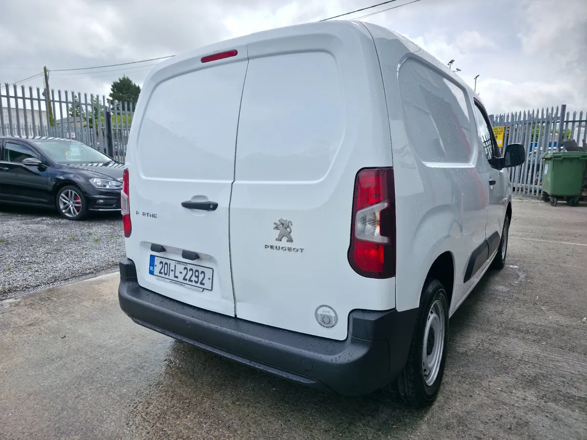 2020  Peugeot Partner **DOE 03-26** - Image 4