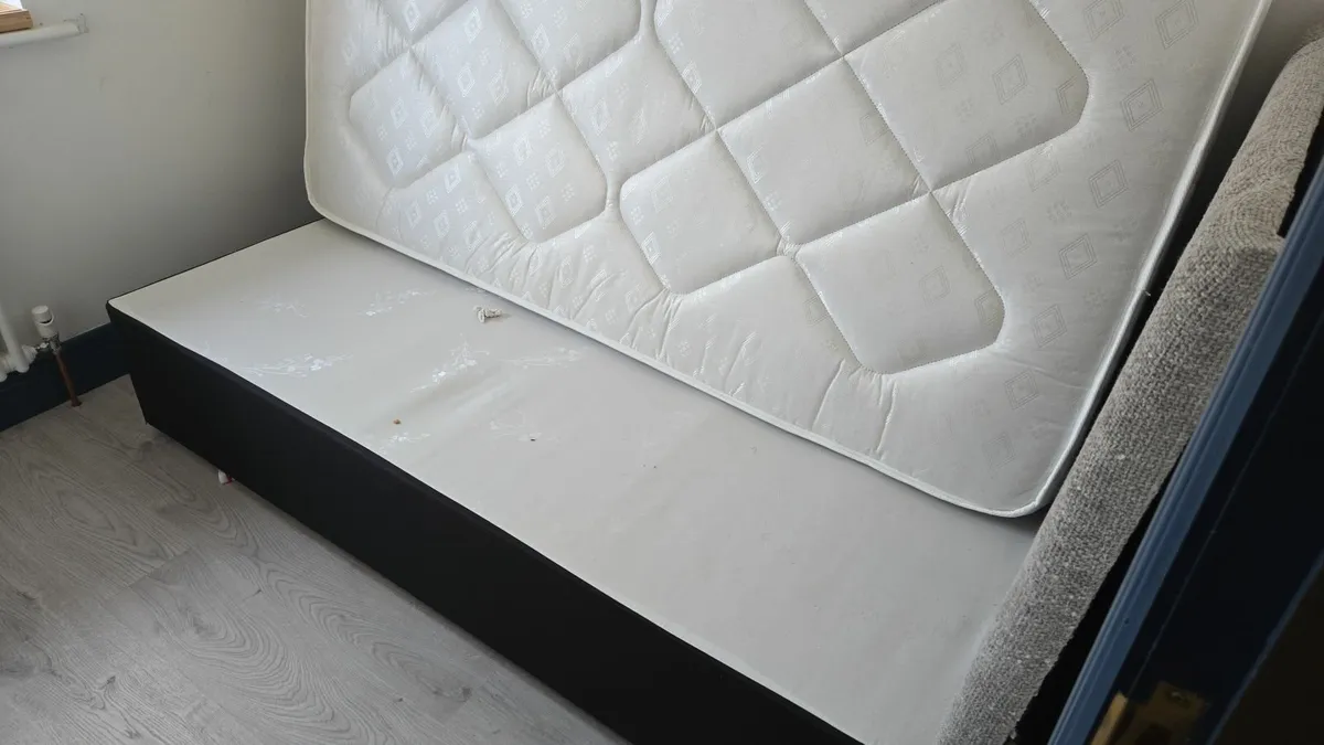 Single bed frame, headboard and mattress - Image 1