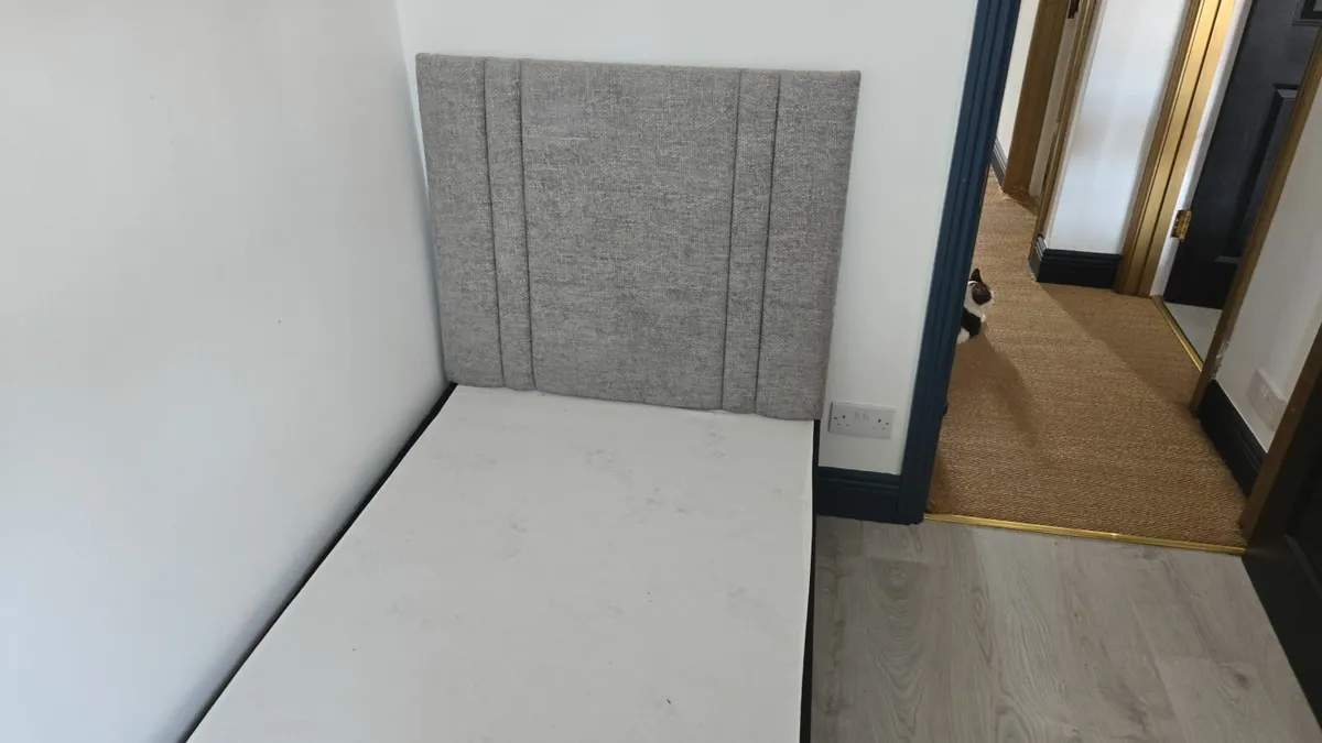 Single bed frame, headboard and mattress - Image 2