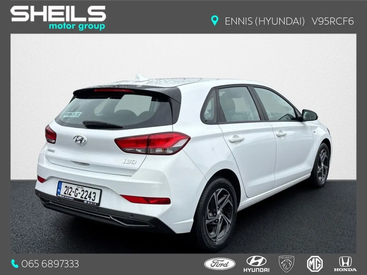 Hyundai i30 Diesel Deluxe Mhev - Image 2
