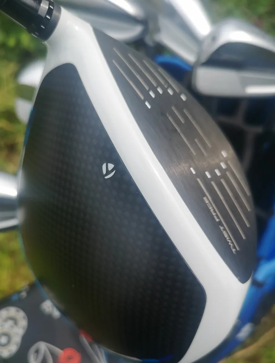 Set of Golf Clubs - Image 3