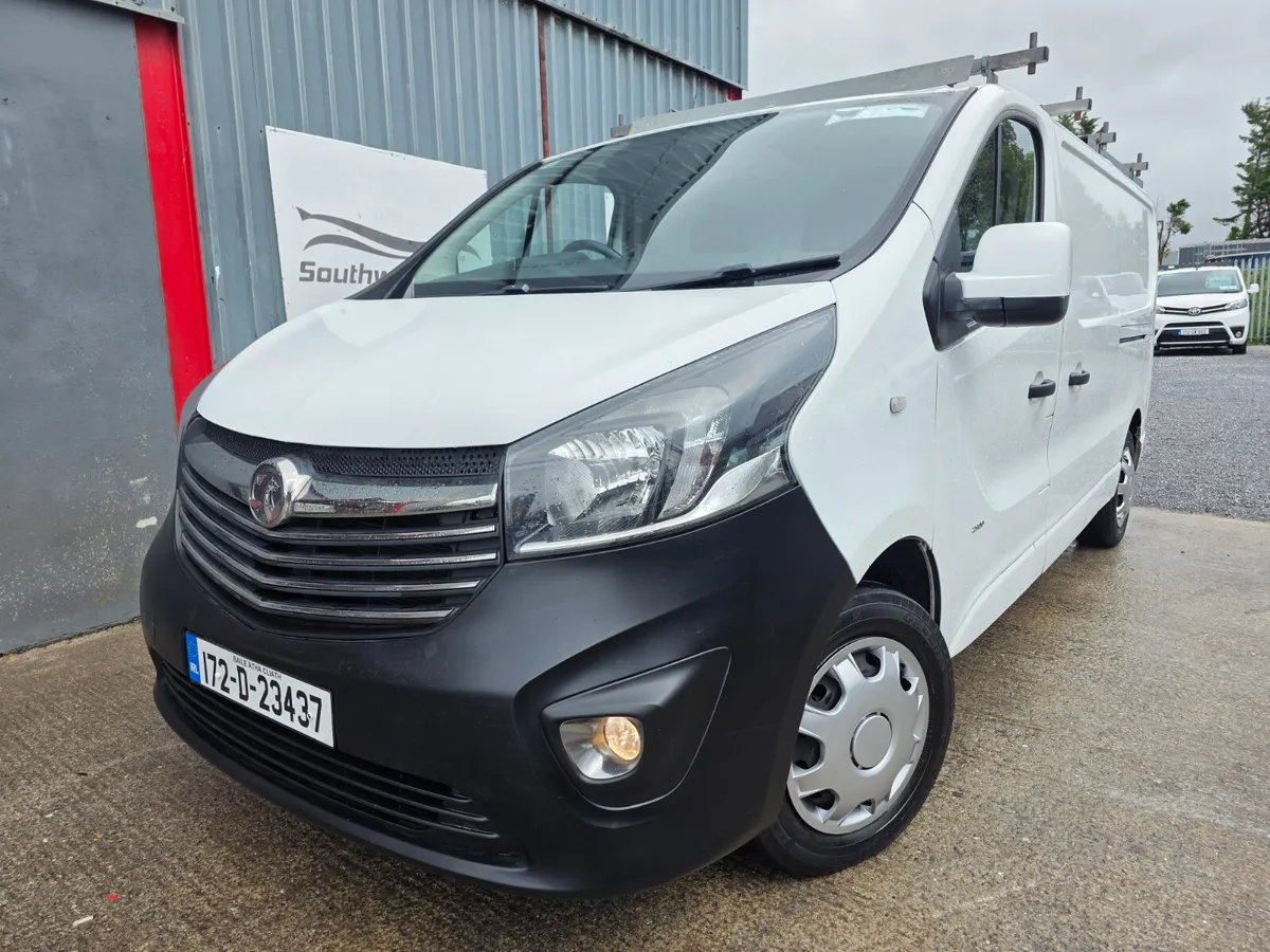 2017 (172) Vauxhall Vivaro **DOE 01-26 TAX 06-25** - Image 4