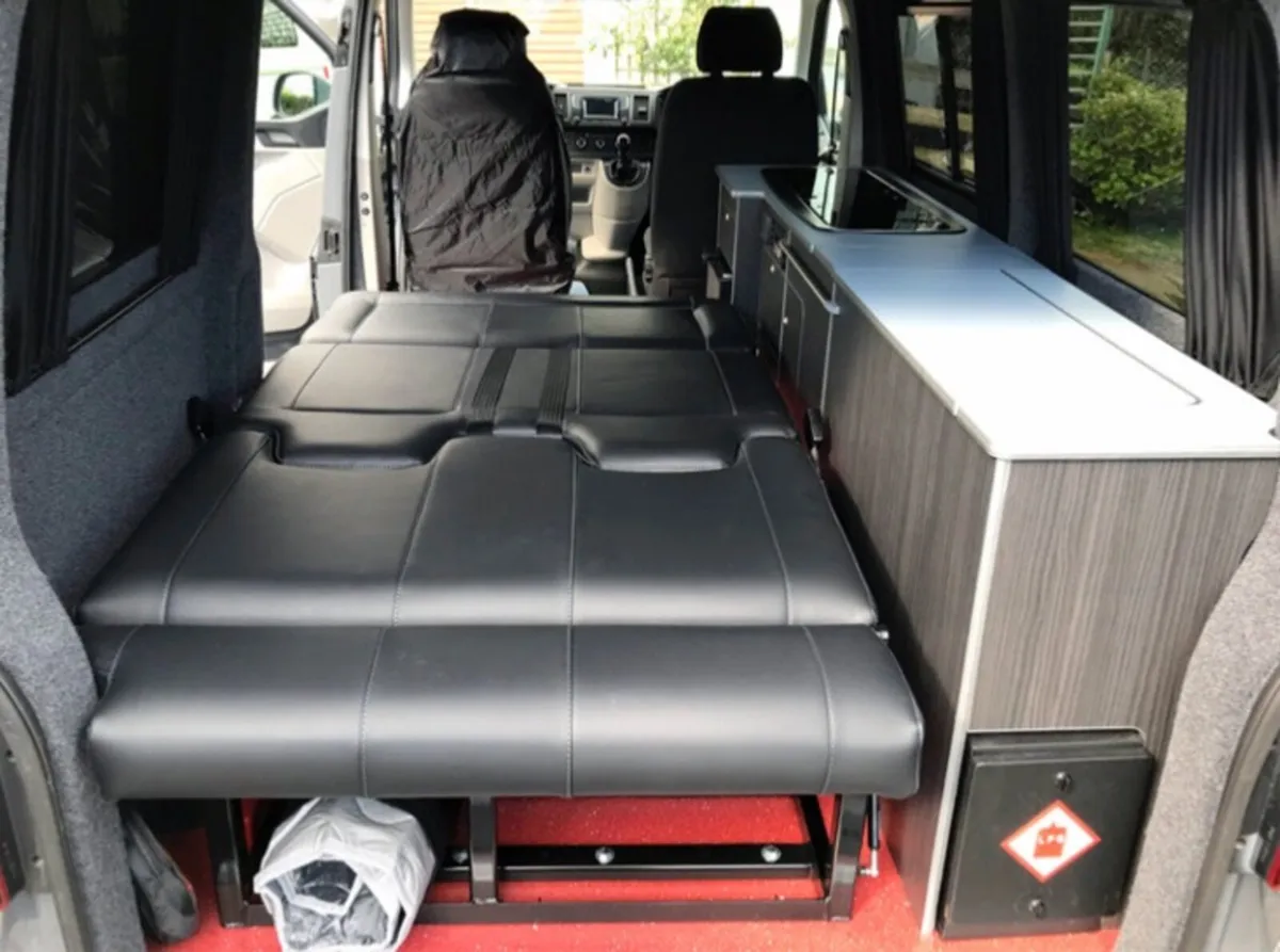 Volkswagen Transporter 2016 - Image 2