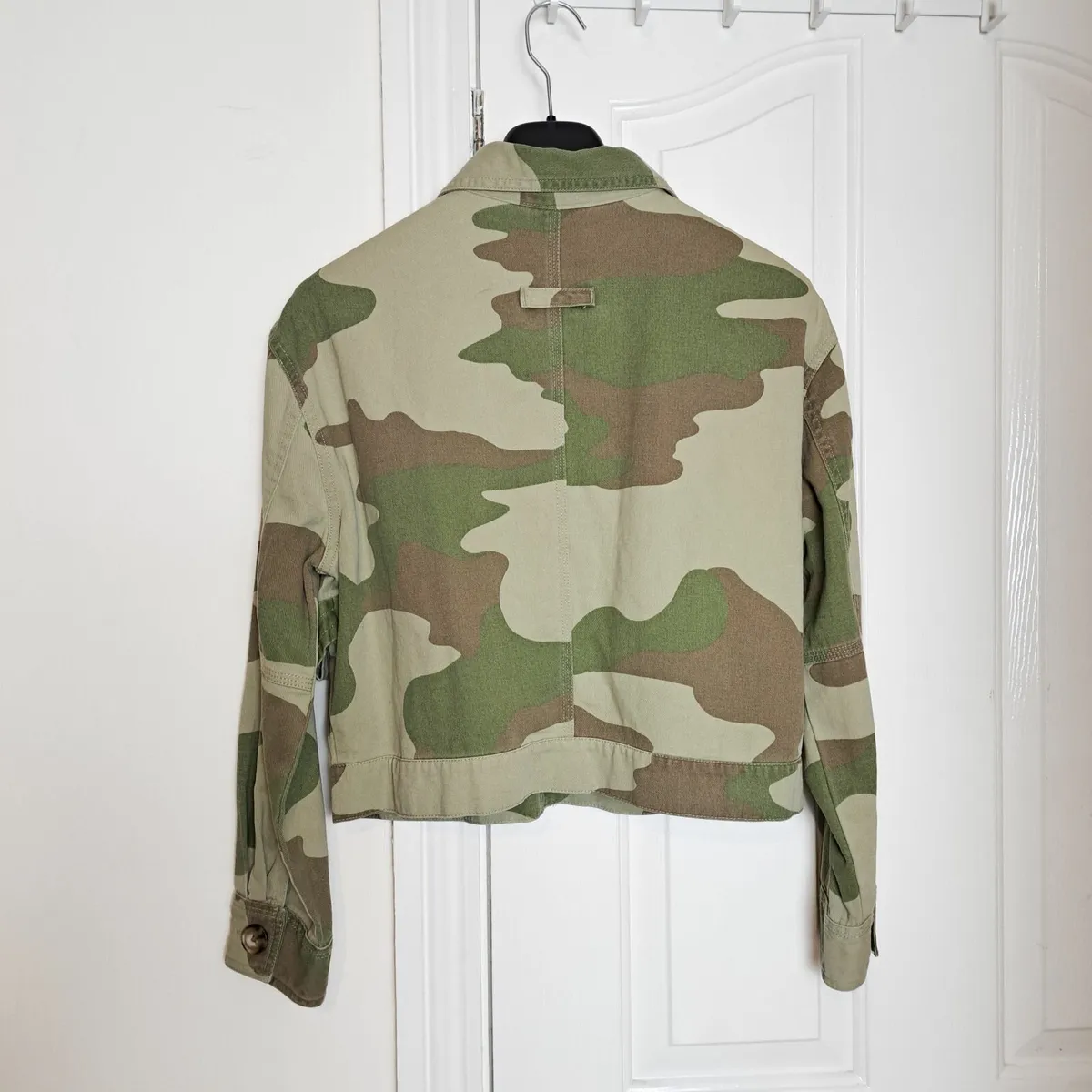 River Island Camouflage Military Cropped Jacket M - Image 2