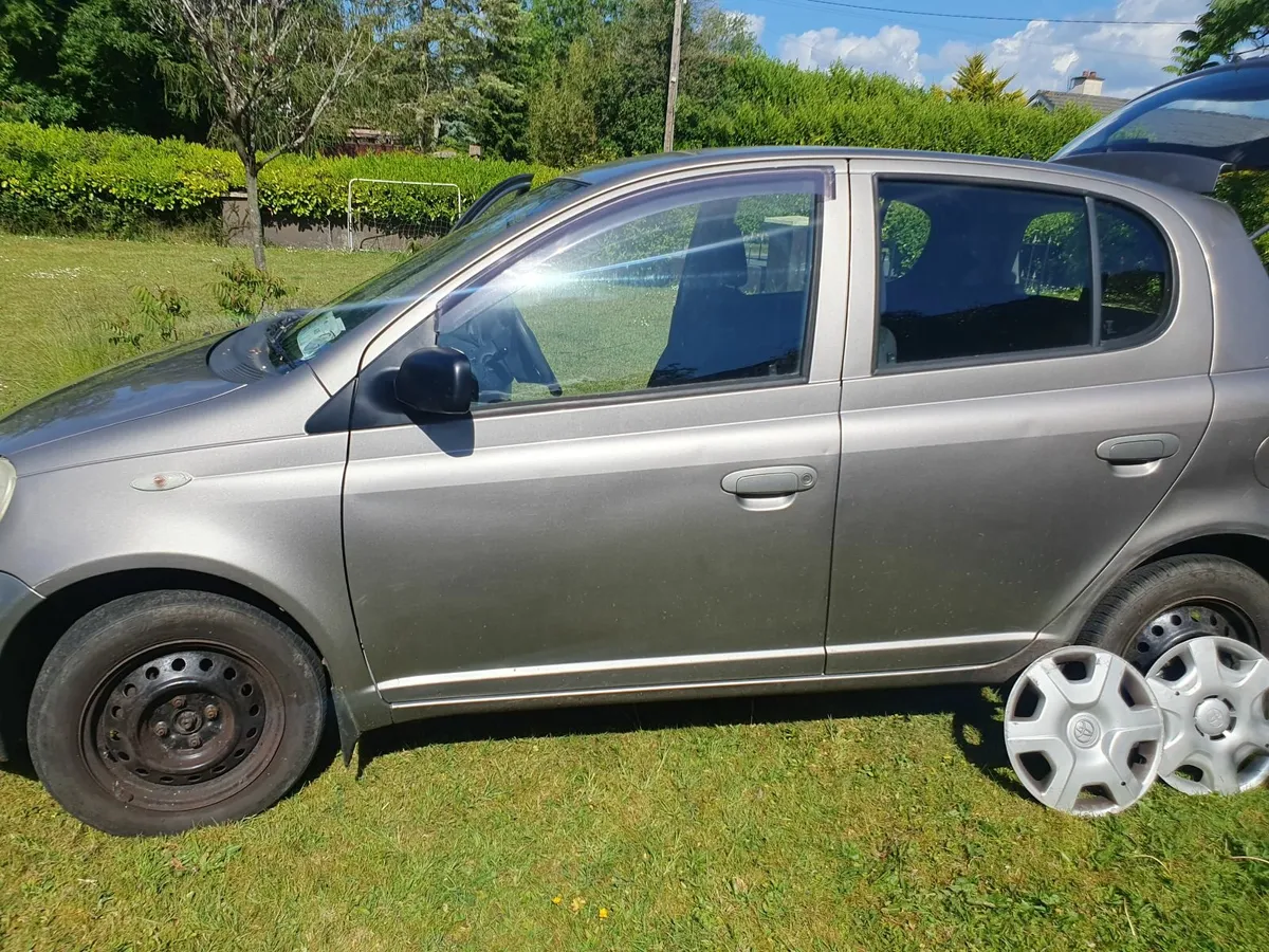 Toyota Yaris 2004 - Image 4