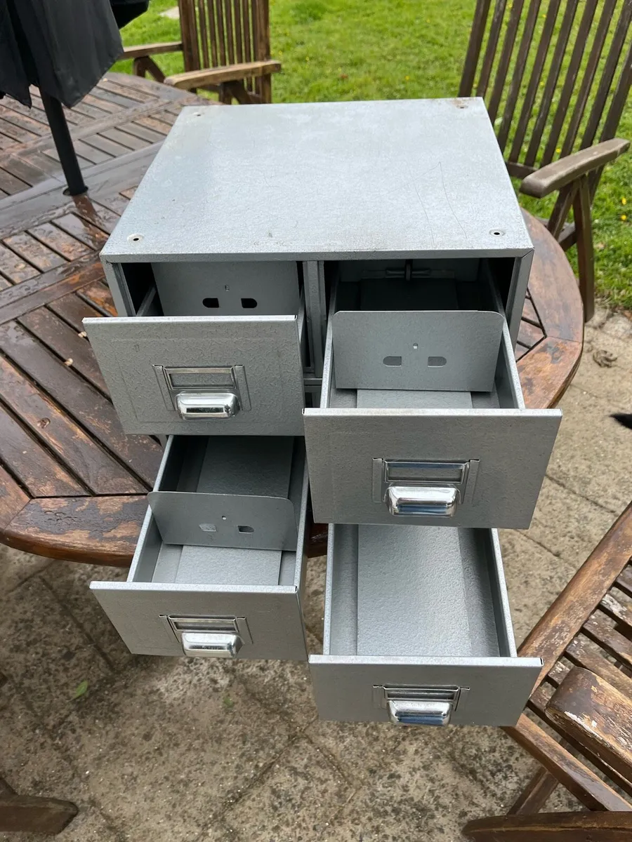 Metal filing cabinet - Image 2