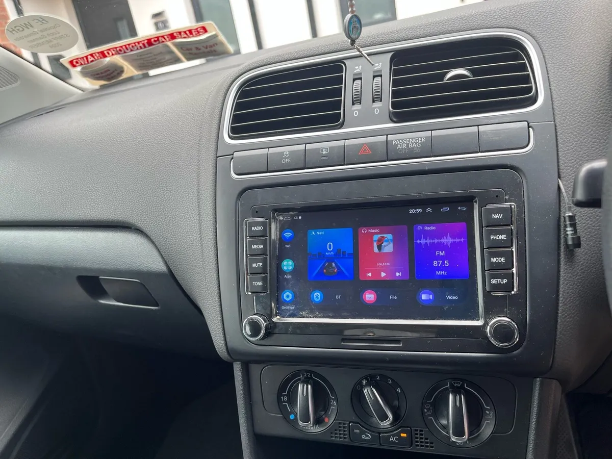 volkswagen Polo - Image 4