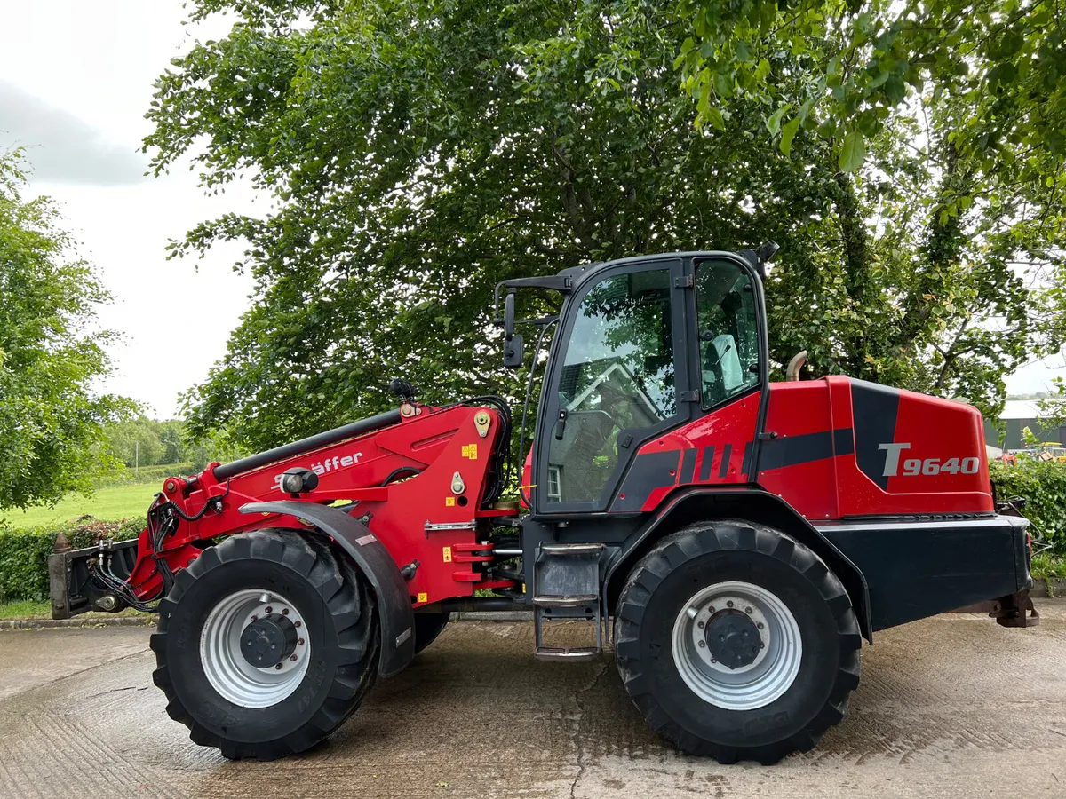 Schaffer 9640 T Pivot Steer Loader - Image 1
