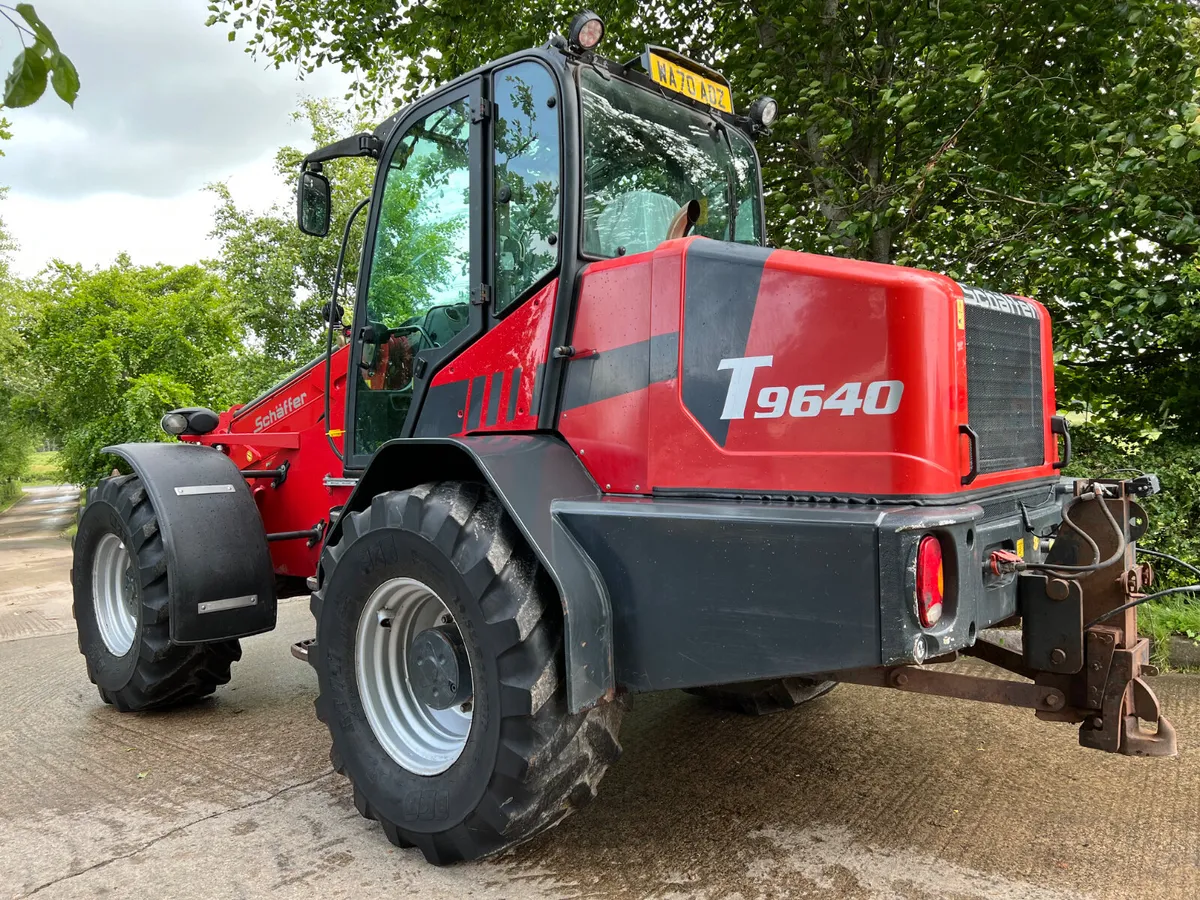 Schaffer 9640 T Pivot Steer Loader - Image 3