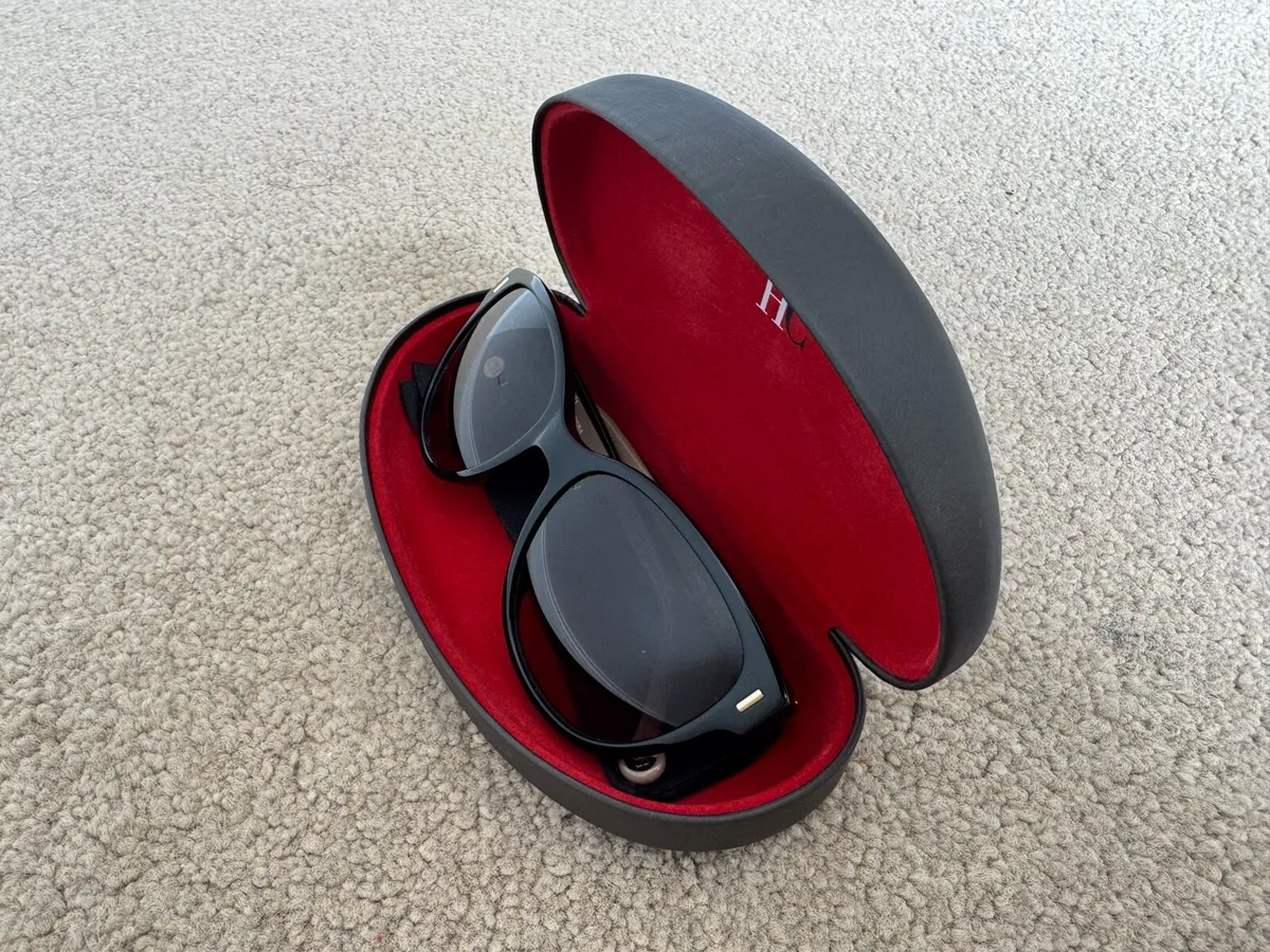 Carolina Herrera Designer Sunglasses - Image 4