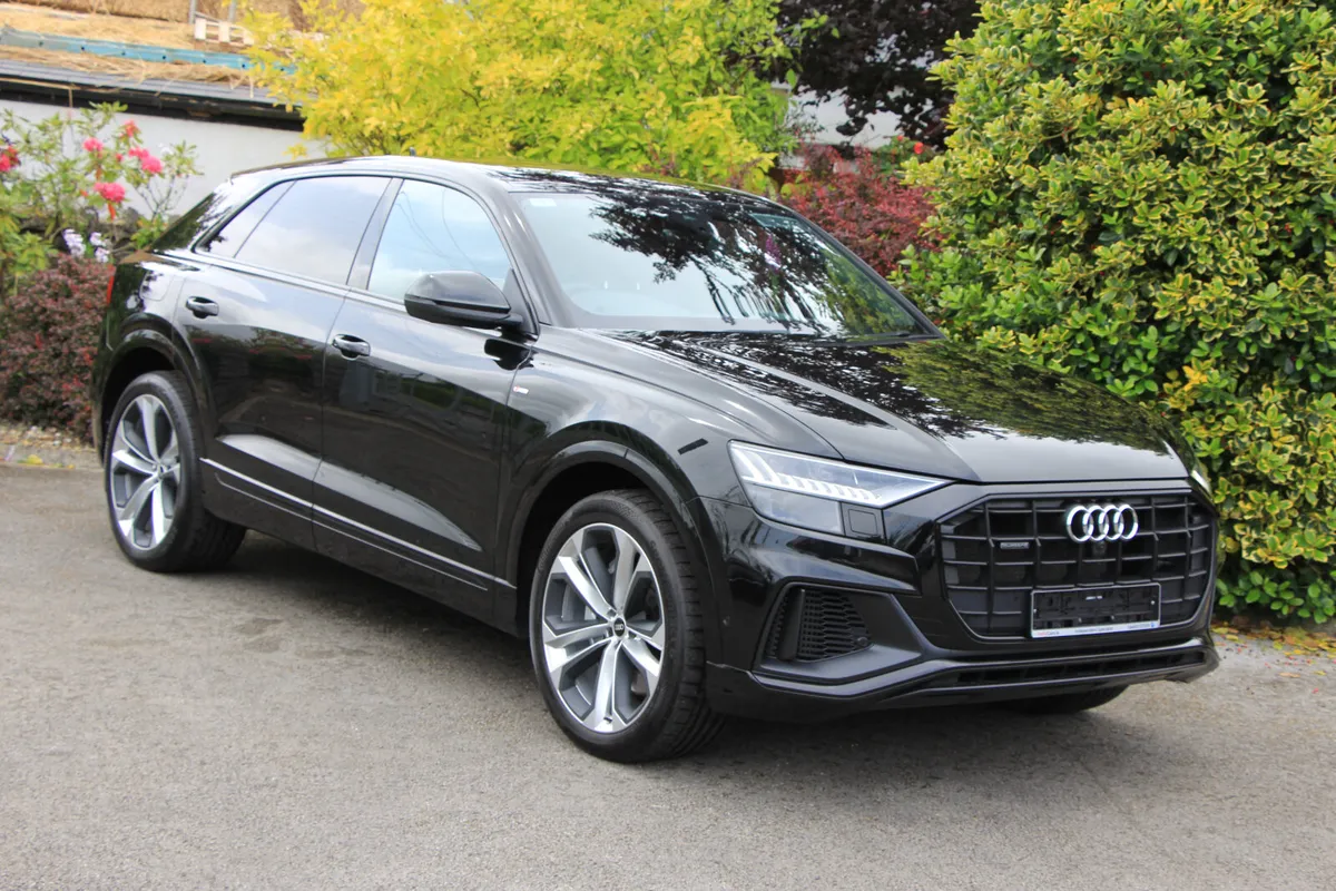 Q8 Black Edition 381Bhp E hybrid * Extra spec - Image 1