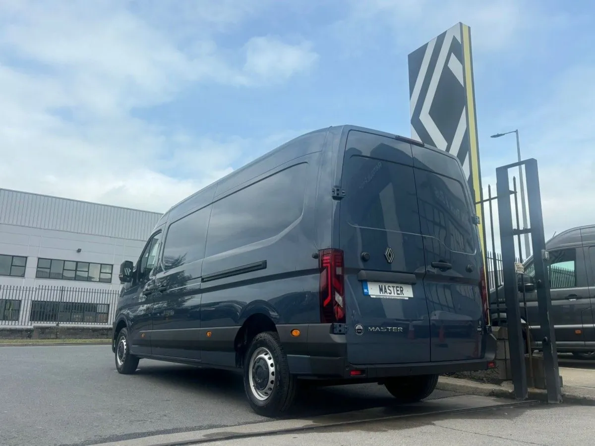 Renault Master Lm35 130hp Advance now Available - Image 3