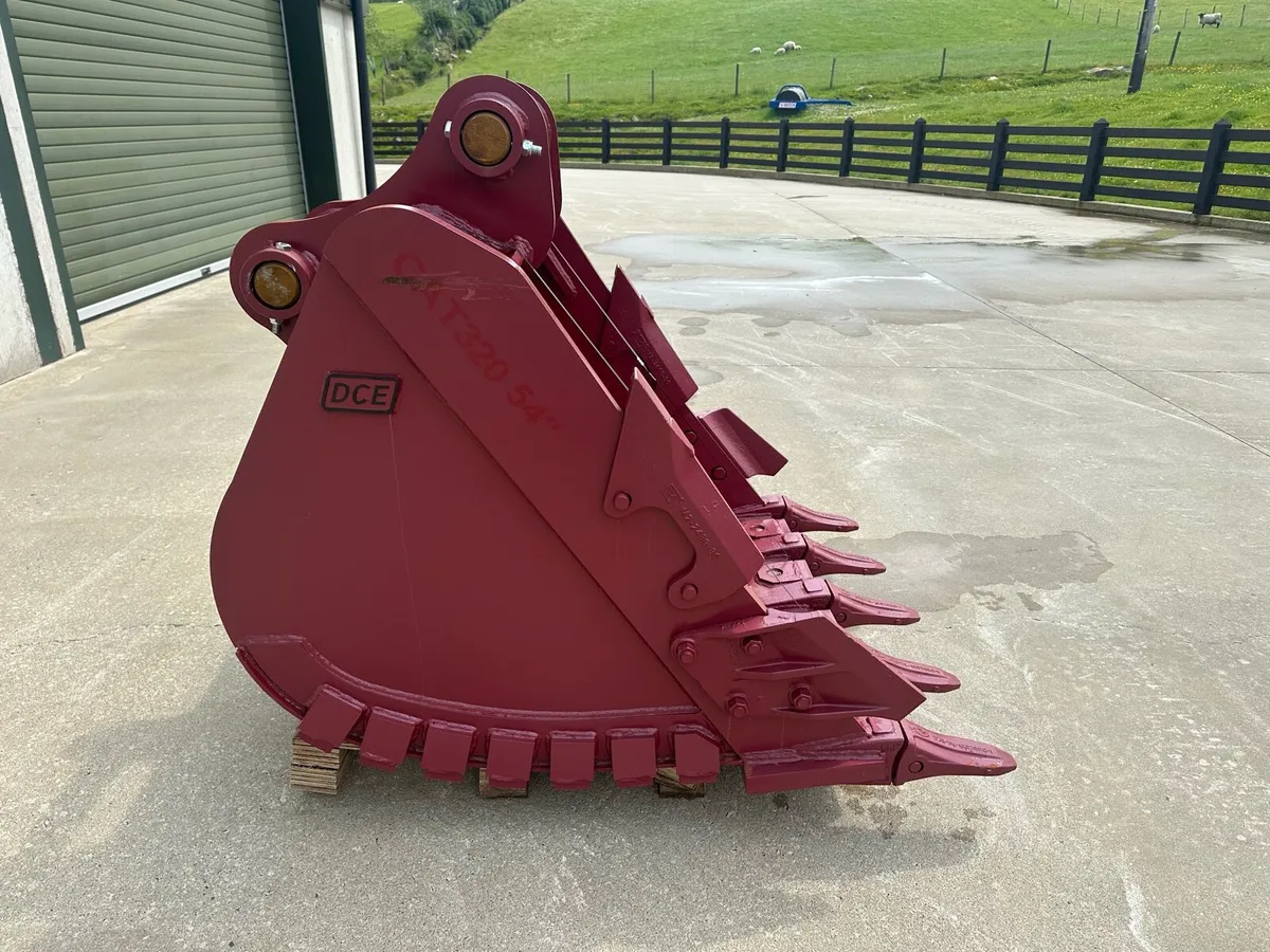 Unused 46 inch digging bucket for 20 ton excavator - Image 3