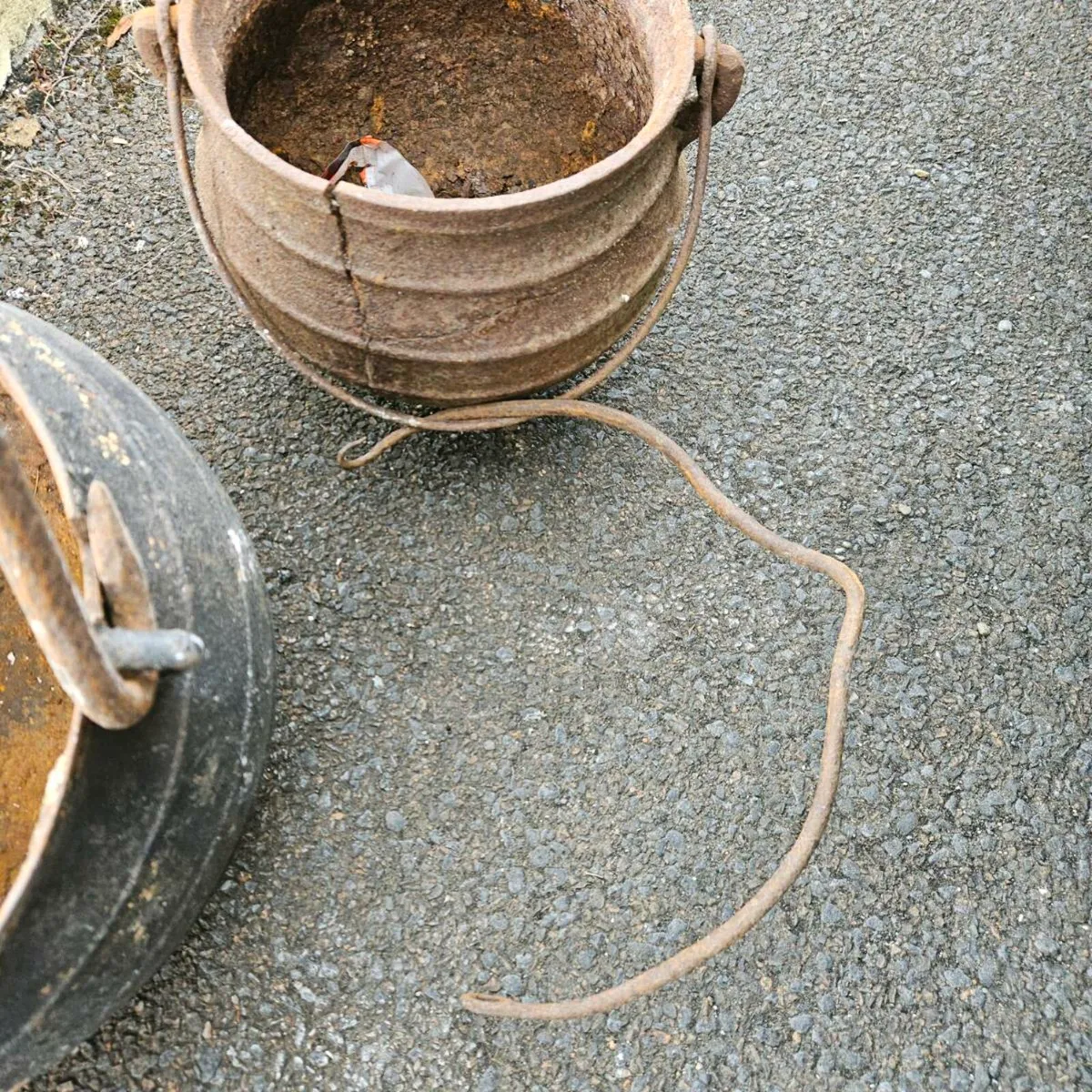 Castiron pots - Image 2