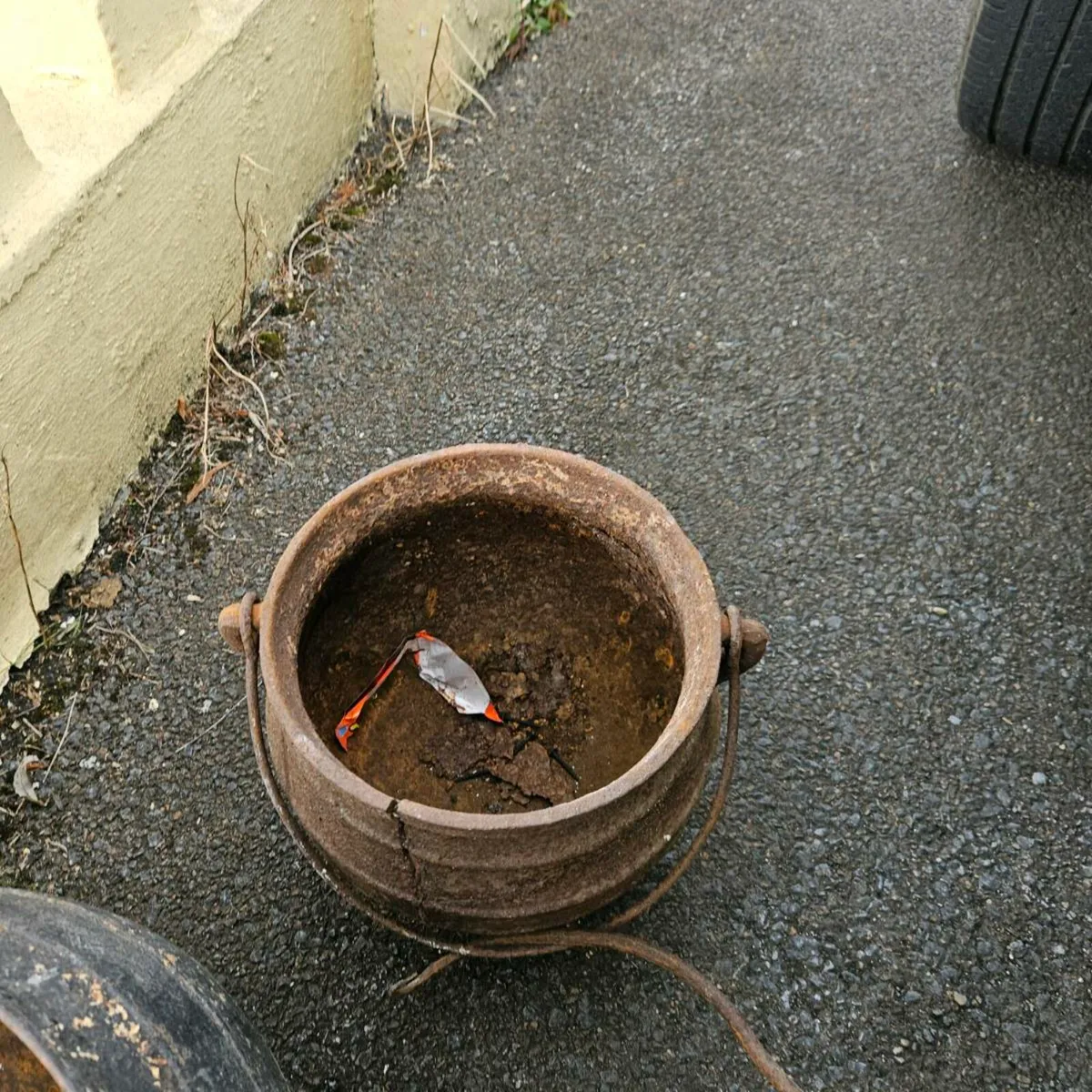 Castiron pots - Image 3