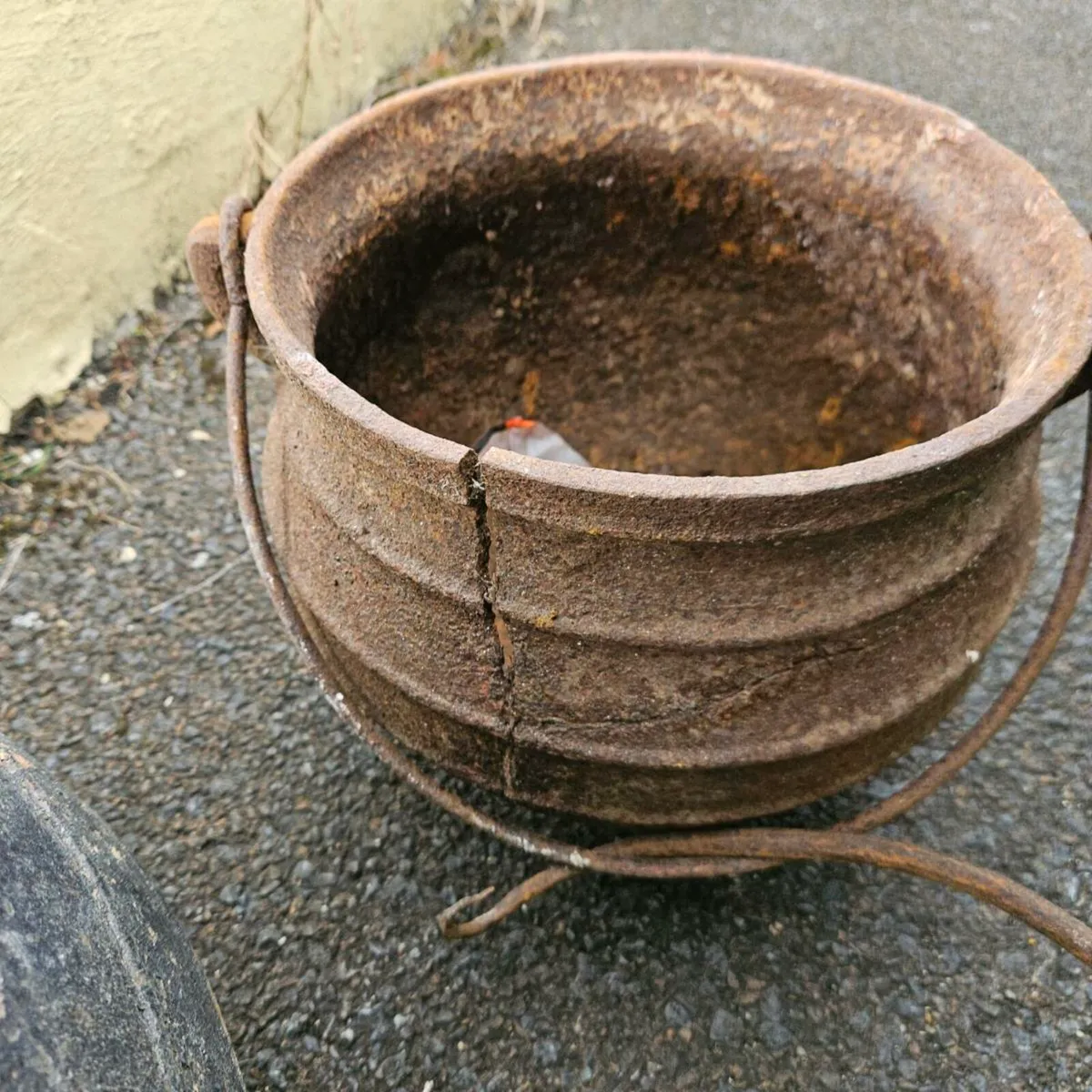 Castiron pots - Image 4