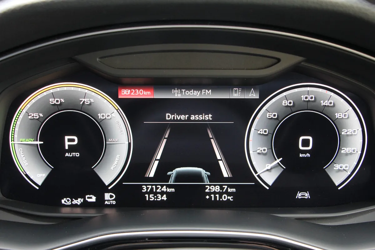 Q8 Black Edition 381Bhp E hybrid * Extra spec - Image 3