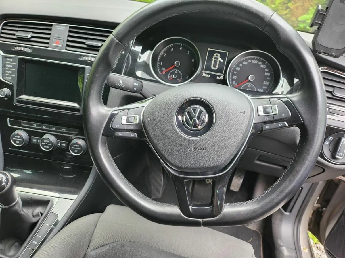 Volkswagen Golf 2015 - Image 2