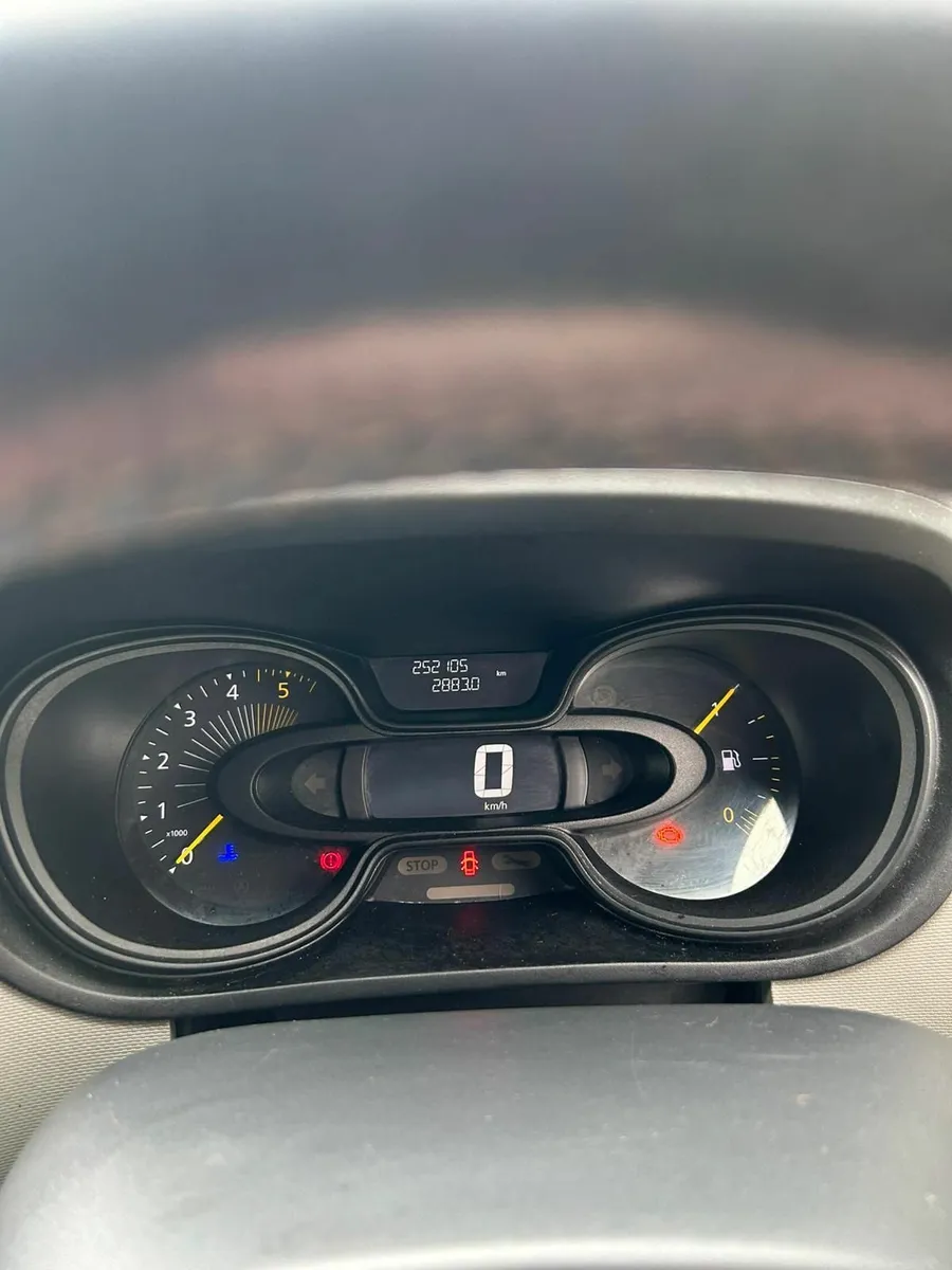 Nissan NV300 2017 - Image 2