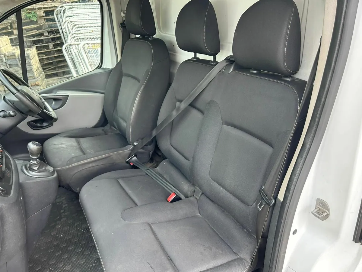 Nissan NV300 2017 - Image 3