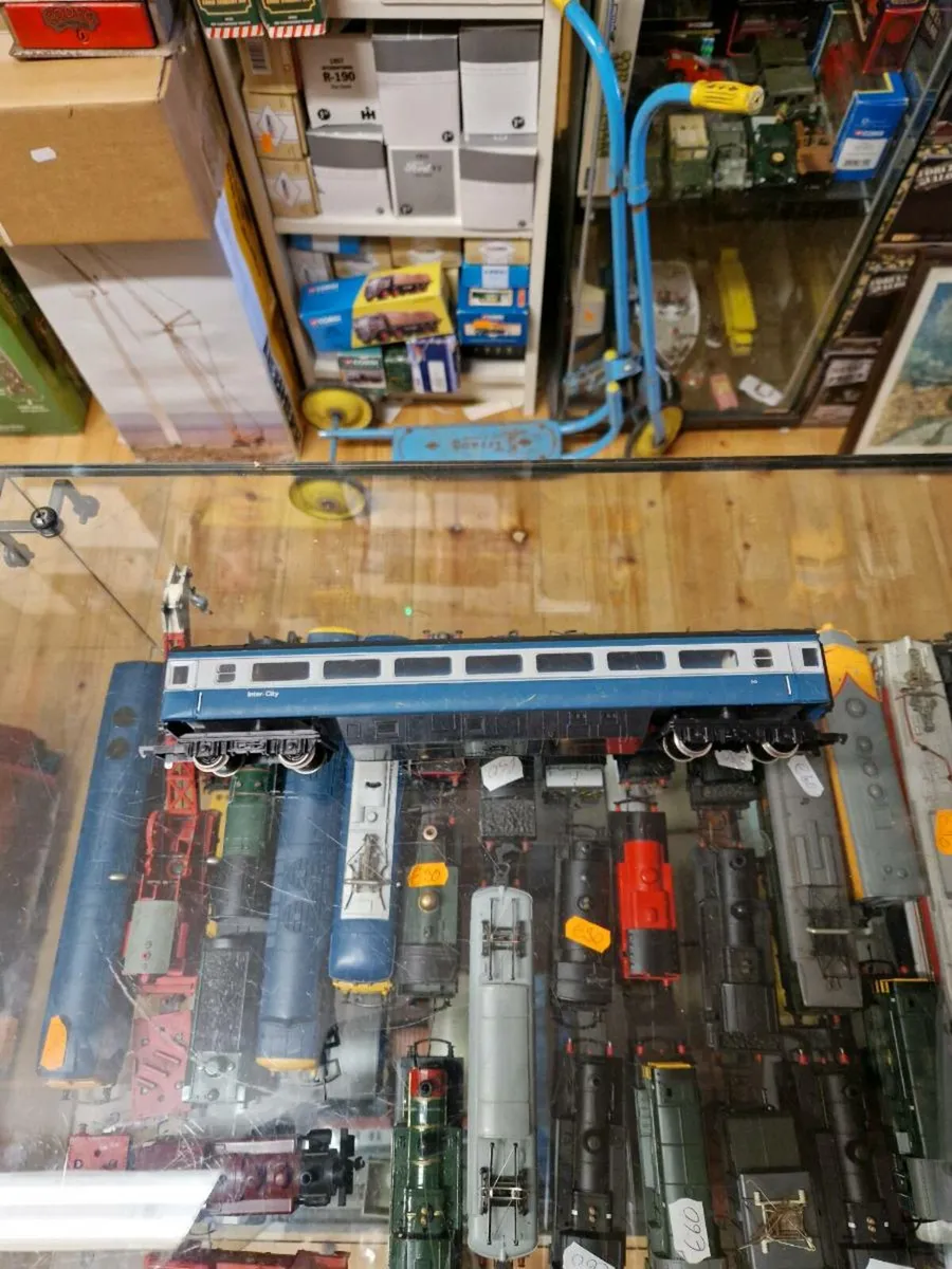 Hornby OO Gauge Intercity Carraige - Image 1