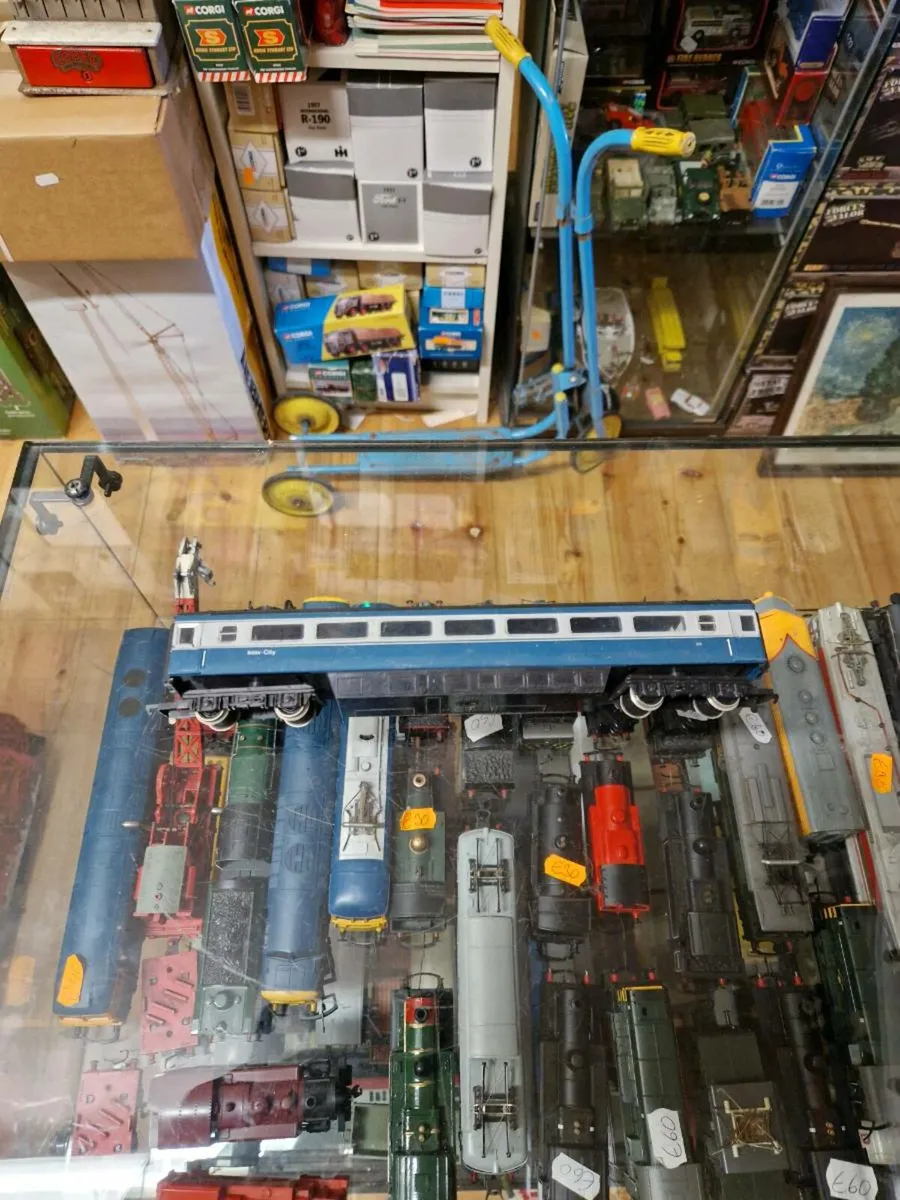 Hornby OO Gauge Intercity Carraige - Image 2