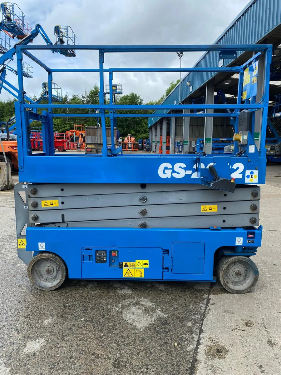 2016 GENIE GS2632 32FT ELECTRIC SCISSOR - Image 4