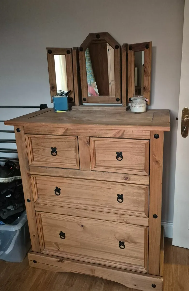 Bedroom furniture - Image 1