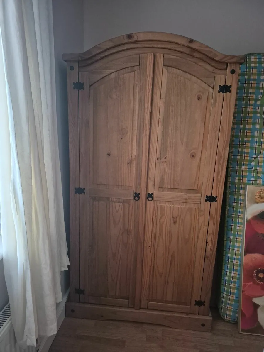 Bedroom furniture - Image 4