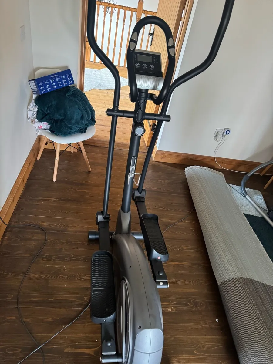 Cross trainer - Image 2