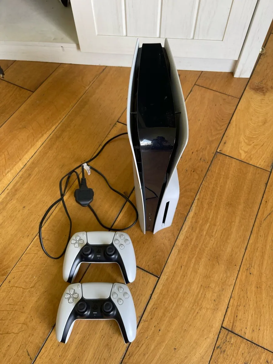 PS5 Slim Disc & 2 Controllers - Image 1