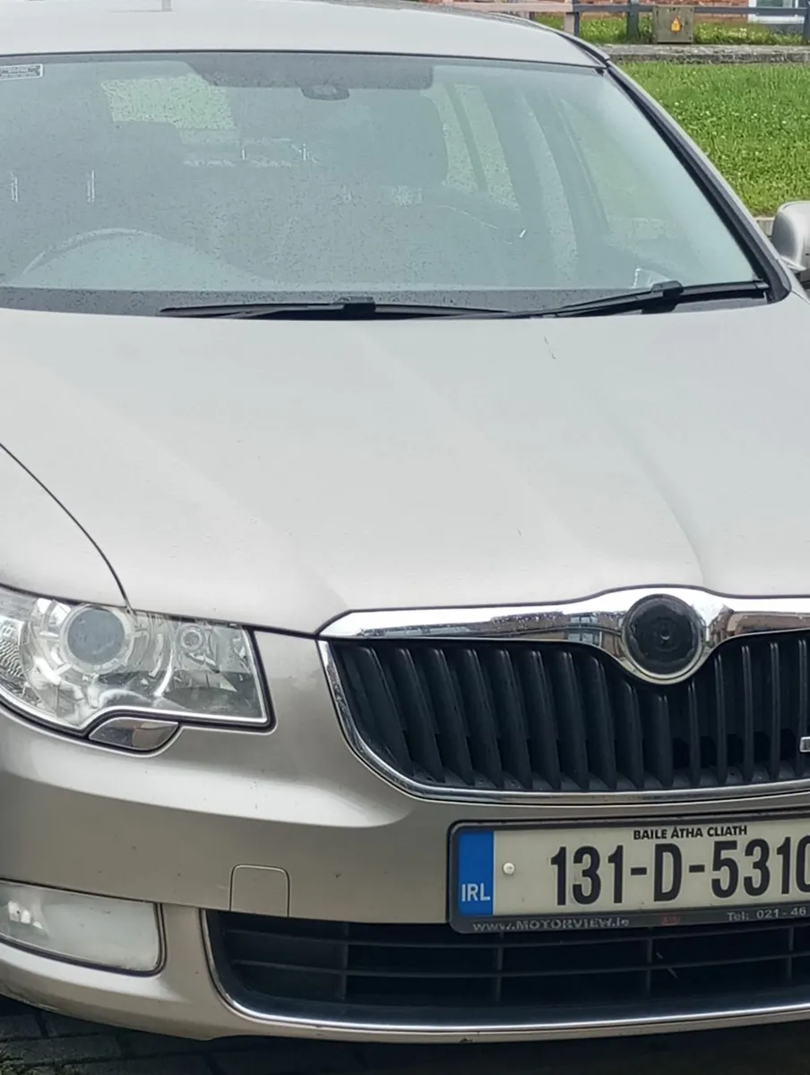 Skoda Superb 2013 - Image 2