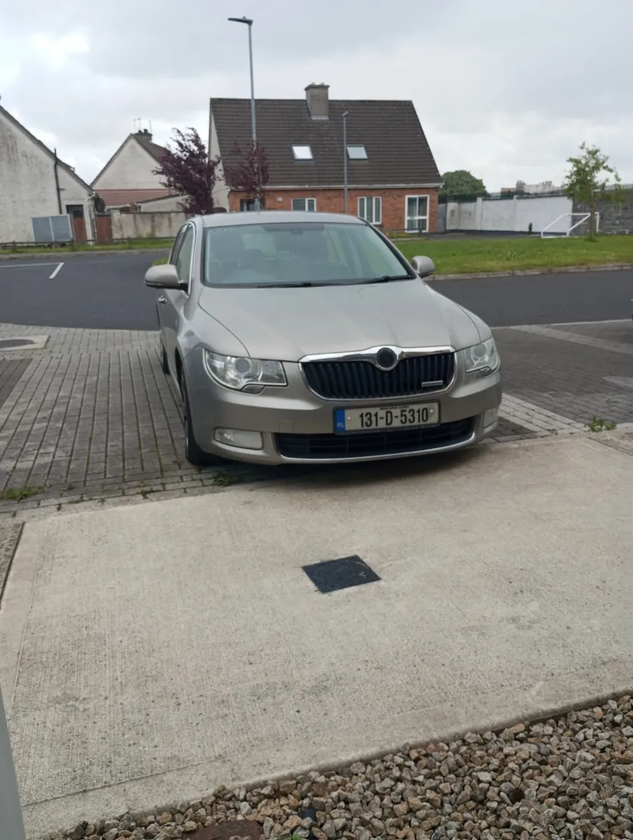 Skoda Superb 2013 - Image 3