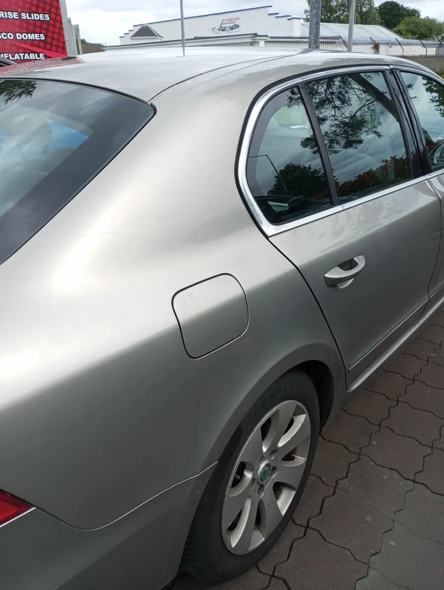 Skoda Superb 2013 - Image 4