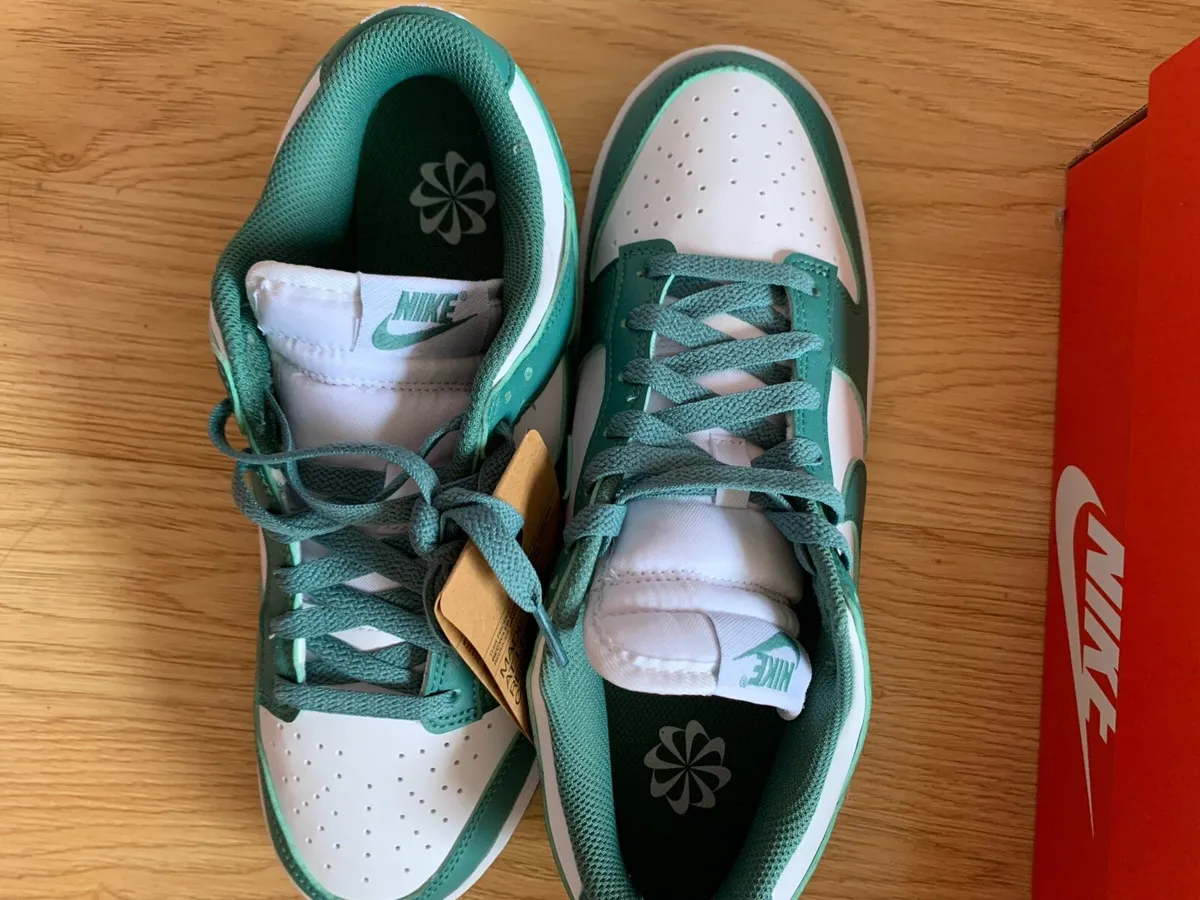 Nike Low tops - Image 4