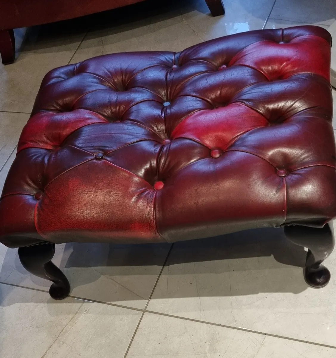 LARGE SIZE IXBLOOD CHESTERFIELD OTTOMAN - Image 1
