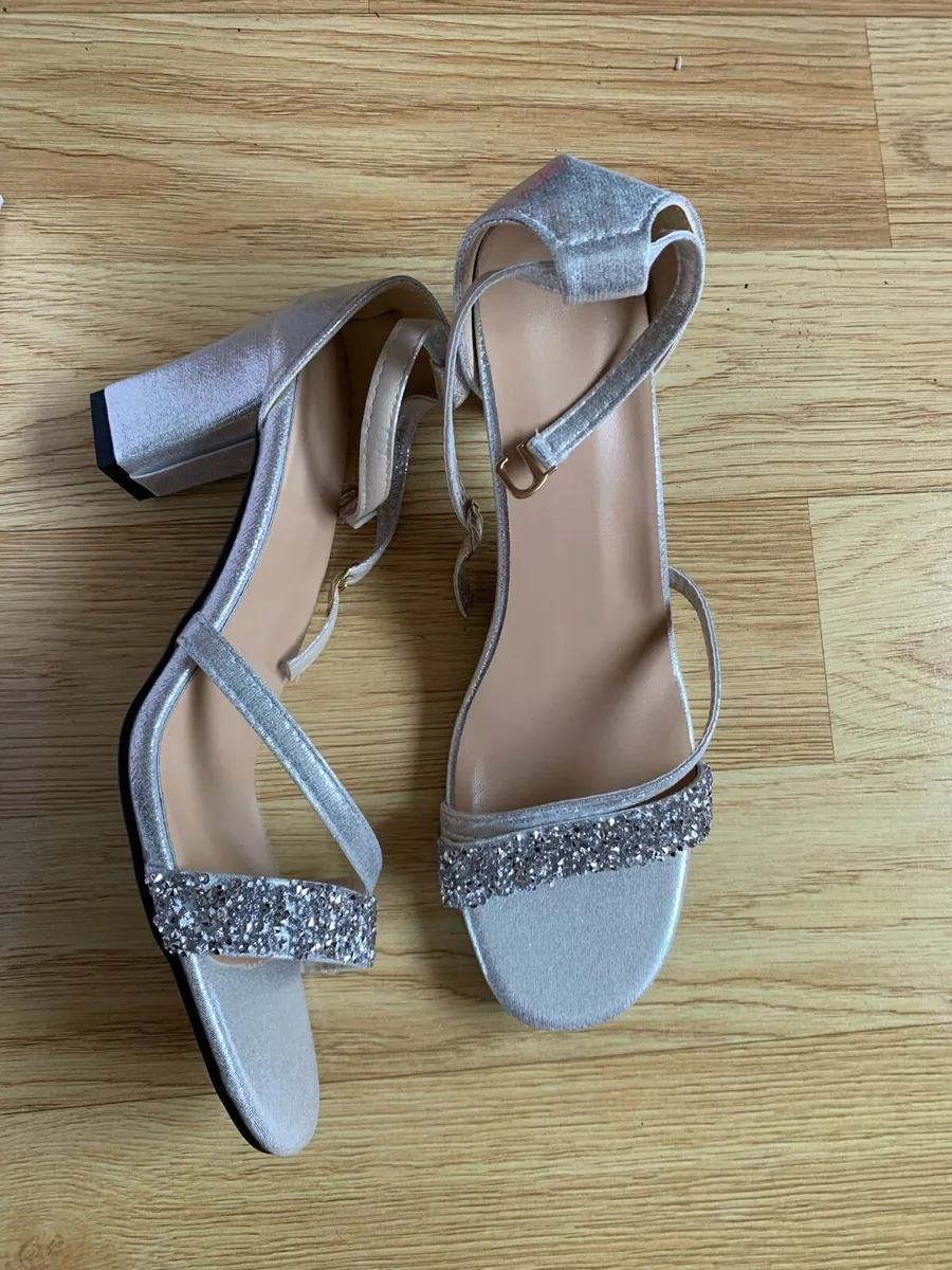 Ladies sandal - Image 2