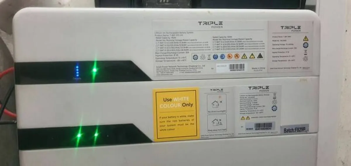 Solax X1 G4 5KW Hybrid Inverter and 4.5KW Battery - Image 1