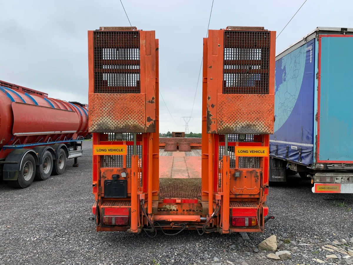 UNRESERVED  2007 NOOTEBOOM TRI AXLE LOW LOADER - Image 4
