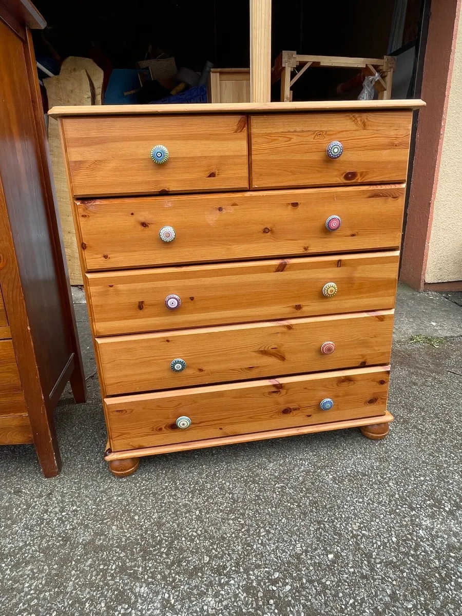 Pine chest of drawer - Image 1