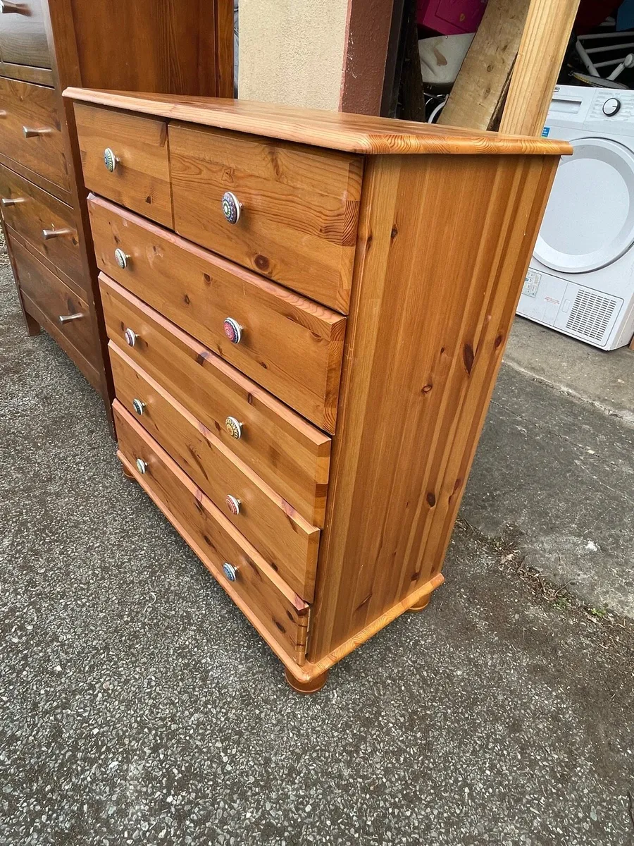 Pine chest of drawer - Image 4