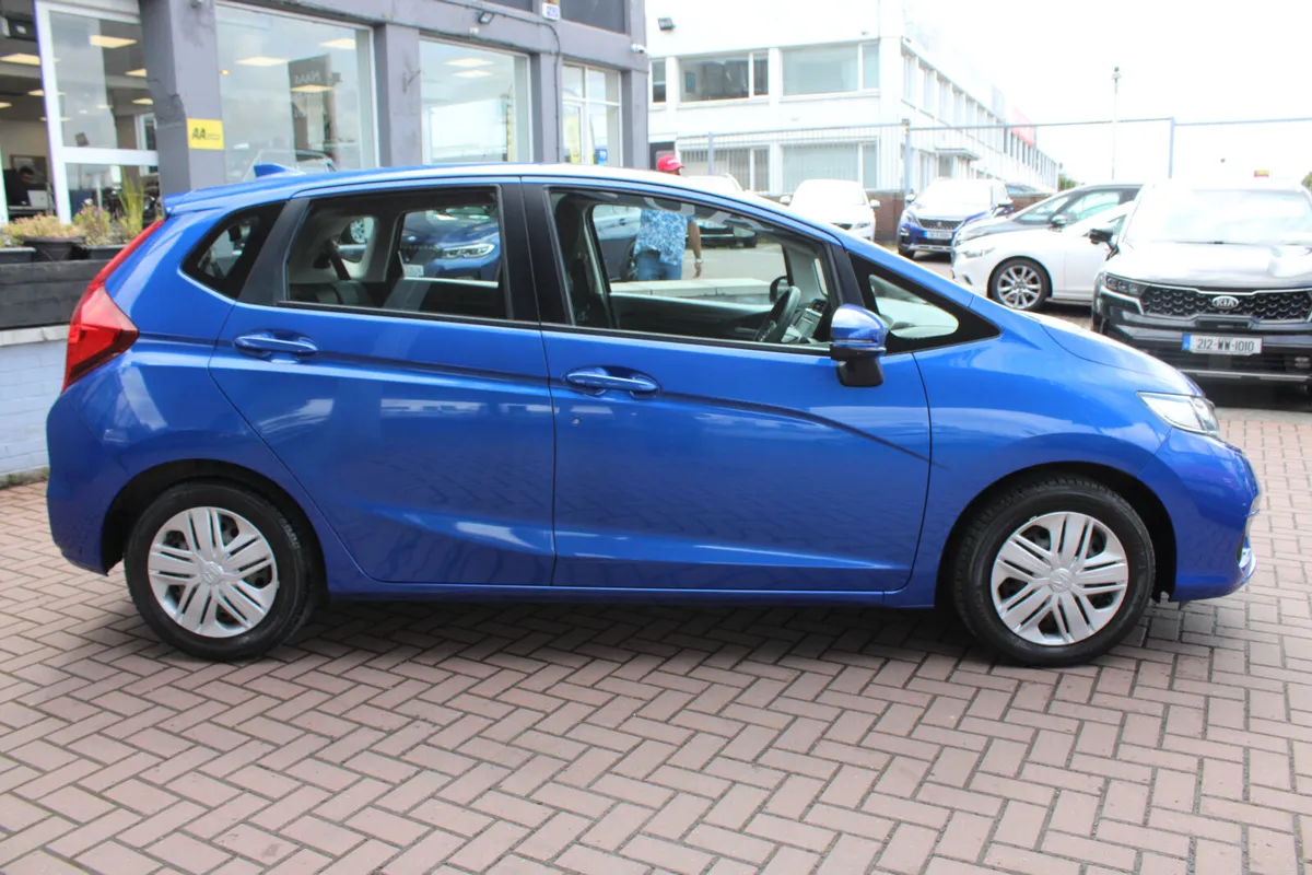 HONDA JAZZ 1.3 I VTEC SE LIMITED 5DR HATCHBACK - Image 3