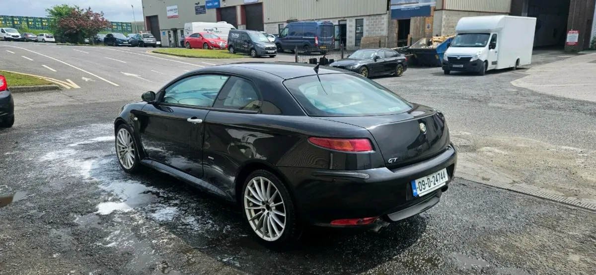 Alfa Romeo GT 2009  2009r 1.9JtdM   150hp - Image 3