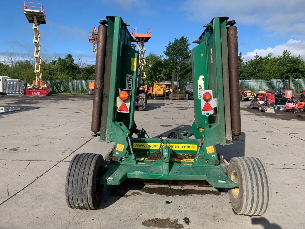 UNRESERVED 2015 MAJOR GR18000HD BAT WING MOWER - Image 4