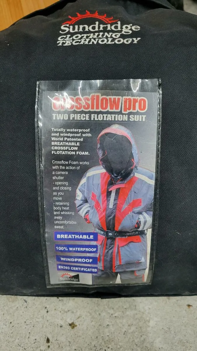 Waterproof two piece fishing suit - Image 1